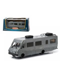 First Cut 1986 Fleetwood Bounder RV 1/64 Diecast Model Car by Greenlight