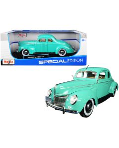 1939 Ford Deluxe Light Green 1/18 Diecast Model Car by Maisto