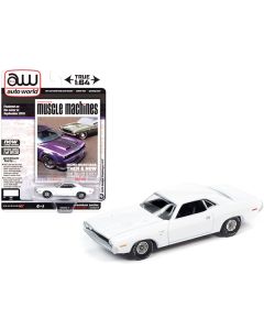 1970 Dodge Challenger R/T White "Hemmings Muscle Machines" Magazine Cover Car (September 2019) Limited Edition to 10120 pieces Worldwide 1/64 Diecast Model Car by Auto World