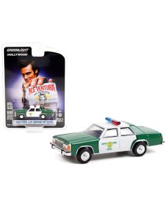 1983 Ford LTD Crown Victoria Green and White "Miami-Dade Police Department" "Ace Ventura: Pet Detective" (1994) Movie "Hollywood Series" Release 33 1/64 Diecast Model Car by Greenlight