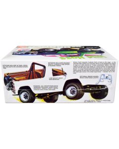 Skill 2 Model Kit Ford Bronco 4X4 "Wild Hoss" 1/25 Scale Model by AMT