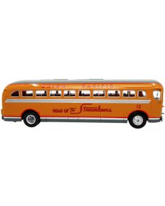 1948 GM PD-4151 Silversides Coach Bus "Union Pacific: Road of the Steamliners" "Vintage Bus & Motorcoach Collection" 1/43 Diecast Model by Iconic Replicas