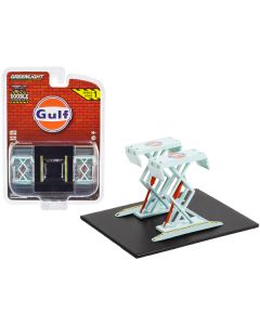 Automotive Double Scissor Lift "Gulf Oil" Light Blue "Double Scissor Lifts" Series 1 1/64 Diecast Model by Greenlight