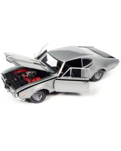 1968 Oldsmobile Cutlass "Hurst" Peruvian Silver Metallic with Black Stripes "Muscle Car & Corvette Nationals" (MCACN) 1/18 Diecast Model Car by Auto World