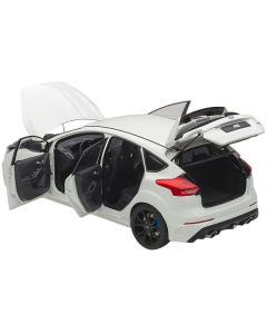 2016 Ford Focus RS Frozen White 1/18 Model Car by Autoart