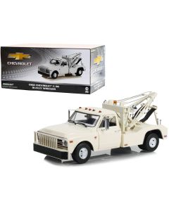 1968 Chevrolet C-30 Dually Wrecker Tow Truck White 1/18 Diecast Car Model by Greenlight