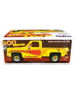 Skill 2 Model Kit 1981 Chevrolet 4x4 Stepside Pickup Truck "Sod Buster" 1/25 Scale Model by MPC