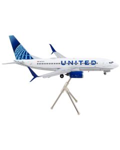 Boeing 737-700 Commercial Aircraft with Flaps Down "United Airlines" White with Blue Tail "Gemini 200" Series 1/200 Diecast Model Airplane by GeminiJets