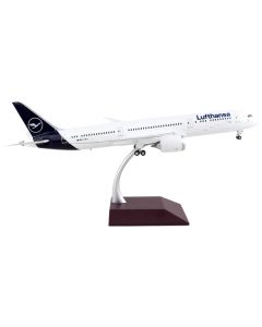 Boeing 787-9 Commercial Aircraft "Lufthansa" White with Blue Tail "Gemini 200" Series 1/200 Diecast Model Airplane by GeminiJets