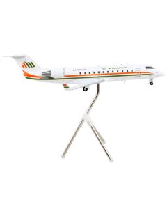 Bombardier CRJ200 Commercial Aircraft "Air Wisconsin" White with Orange and Green Stripes "Gemini 200" Series 1/200 Diecast Model Airplane by GeminiJets