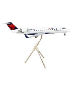 Bombardier CRJ200 Commercial Aircraft "Delta Air Lines - Delta Connection" White with Blue and Red Tail "Gemini 200" Series 1/200 Diecast Model Airplane by GeminiJets