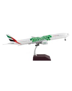 Boeing 777-300ER Commercial Aircraft "Emirates Airlines - Dubai Expo 2020" White with Green Graphics "Gemini 200" Series 1/200 Diecast Model Airplane by GeminiJets