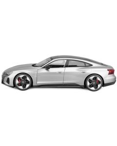 2022 Audi RS e-tron GT Silver Metallic with Sunroof 1/18 Diecast Model Car by Bburago