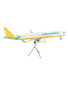 Airbus A321neo Commercial Aircraft "Cebu Pacific" White and Yellow "Gemini 200" Series 1/200 Diecast Model Airplane by GeminiJets