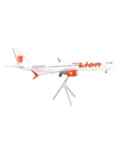 Boeing 737 MAX 9 Commercial Aircraft "Thai Lion Air" White with Orange Tail Graphics "Gemini 200" Series 1/200 Diecast Model Airplane by GeminiJets