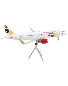 Airbus A320 Commercial Aircraft "Viva Air" White with Tail Graphics "Gemini 200" Series 1/200 Diecast Model Airplane by GeminiJets