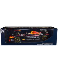 Red Bull Racing RB18 #1 Max Verstappen "Oracle" Winner F1 Formula One "Italian GP" (2022) with Driver Limited Edition to 374 pieces Worldwide 1/18 Diecast Model Car by Minichamps