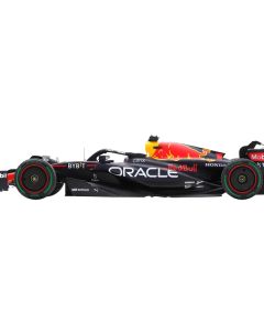 Red Bull Racing RB18 #1 Max Verstappen "Oracle" Winner Formula One F1 Japanese GP (2022) with Acrylic Display Case 1/18 Model Car by Spark