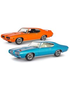 Level 4 Model Kit 1969 Pontiac GTO 2-in-1 Kit 1/24 Scale Model by Revell