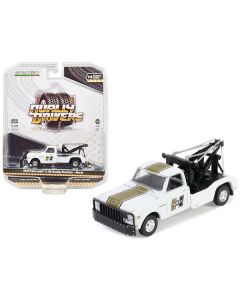 1972 Chevrolet C-30 Dually Wrecker Tow Truck White with Gold Stripes "Hurst" "Dually Drivers" Series 14 1/64 Diecast Model Car by Greenlight