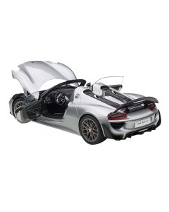 Porsche 918 Spyder Weissach Package Silver 1/12 Model Car by Autoart