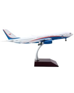 Airbus A330-200 Commercial Aircraft "Government of Canada - Royal Canadian Air Force" (330002) White and Blue with Red Stripes "Gemini 200" Series 1/200 Diecast Model Airplane by GeminiJets