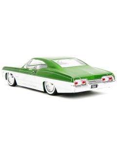 1967 Chevrolet Impala SS Green Metallic and White with White Interior "Bigtime Muscle" Series 1/24 Diecast Model Car by Jada