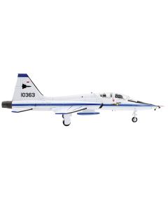 Northrop T-38A Talon Trainer Aircraft "65-10363 Air Force Plant 42 Palmdale CA" (1984) United States Air Force "Air Power Series" 1/72 Diecast Model by Hobby Master